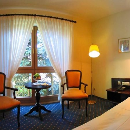 Hotel Waldhaus Hügelsheim Extérieur photo