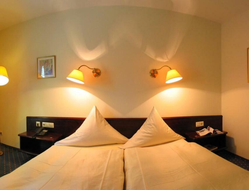 Hotel Waldhaus Hügelsheim Extérieur photo